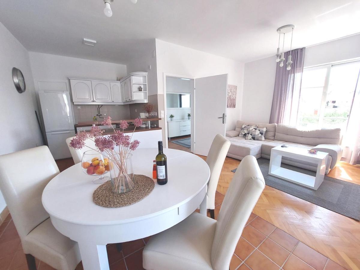 Gulin Apartments โวดีเซ ภายนอก รูปภาพ